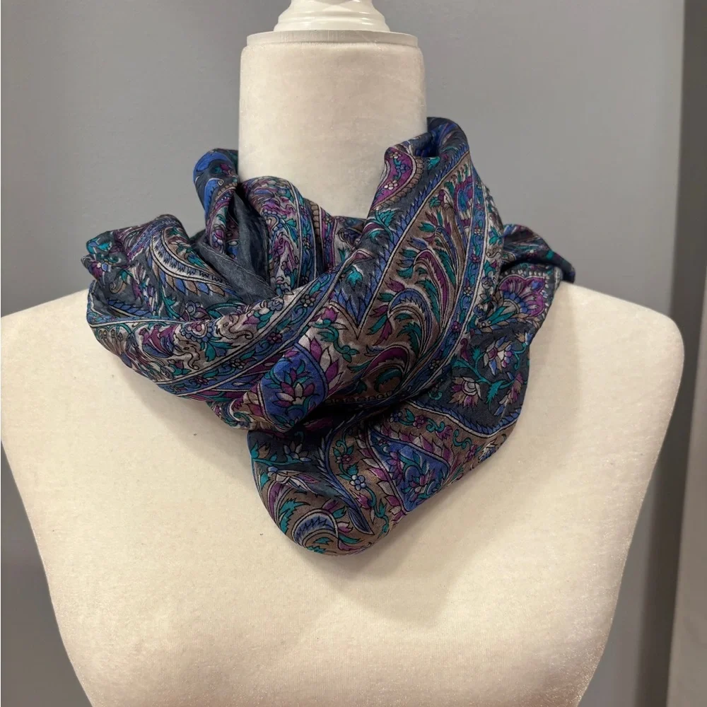 Elegant Paisley Scarf - Multicolor